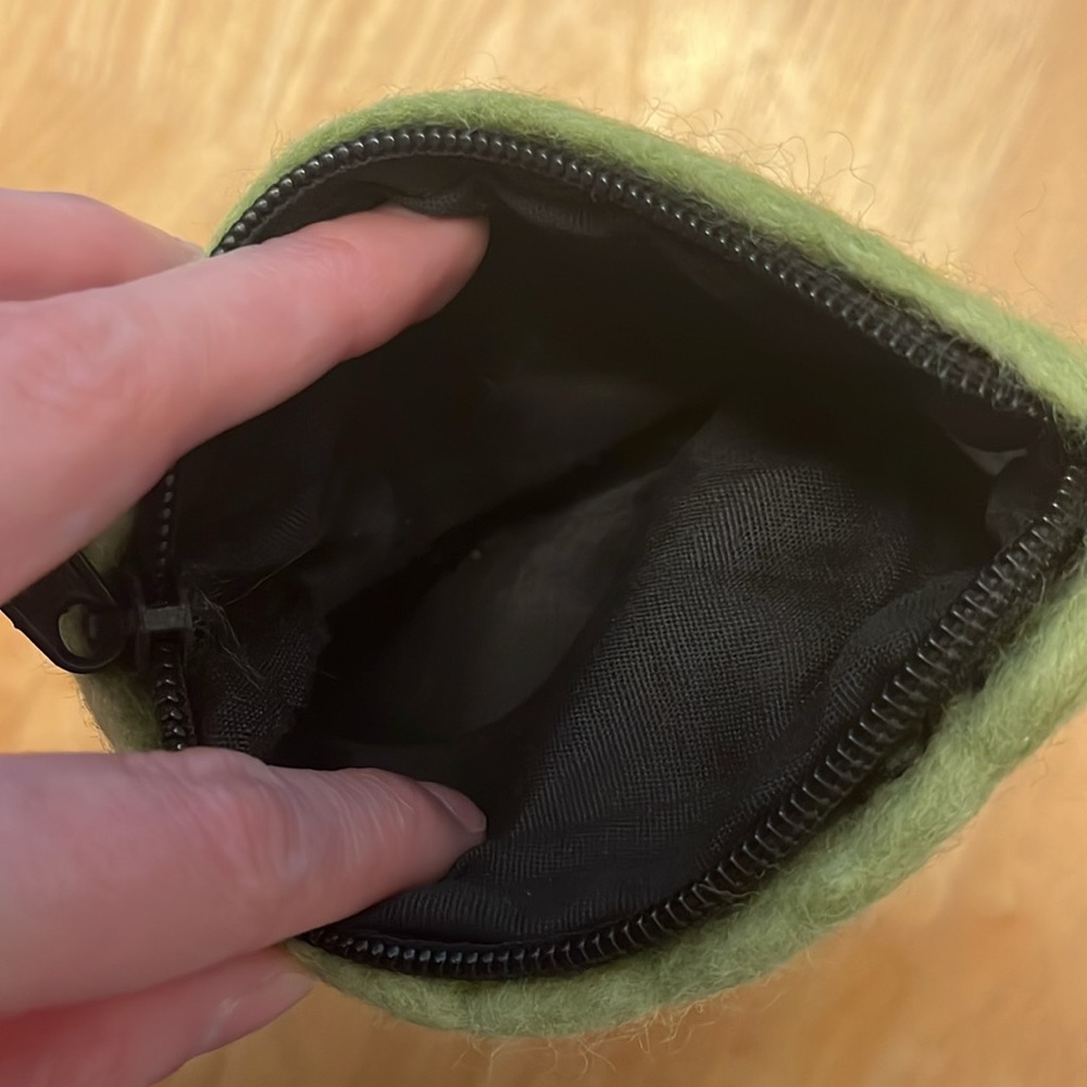 Butterfly Coin Pouch 100% Wool Made in Napal - Picture 4 of 4